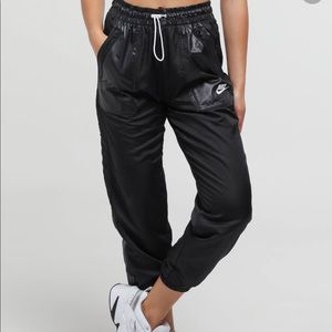 Nike Sportswear Woven Cargo Pants